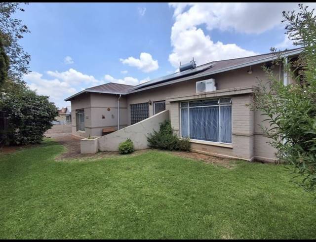 4 BEDROOM HOUSE FOR SALE IN BRENTHURST